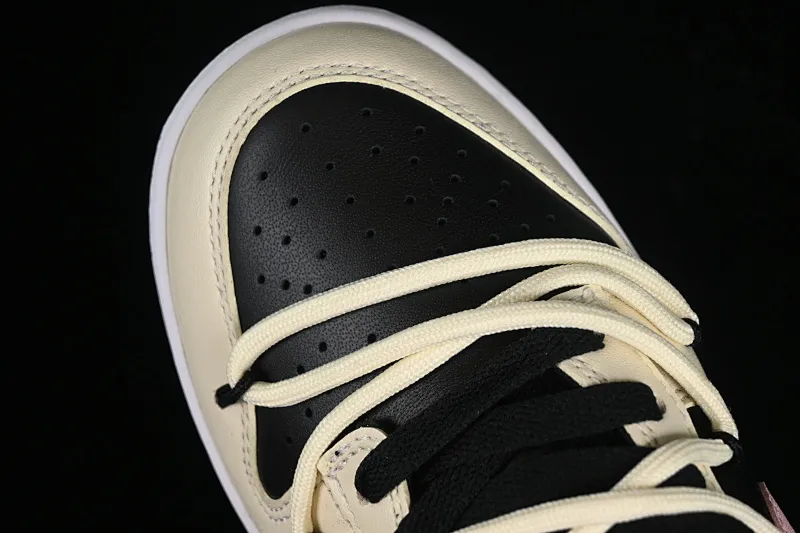 All Categories Nk SB Dunk Series Nk SB Dunk Low Low-top sneakers Nk Dunk Low Steam Puppet-Smoky Rose Black and pink simple SB strap low-top casual sneakers FD1232-001